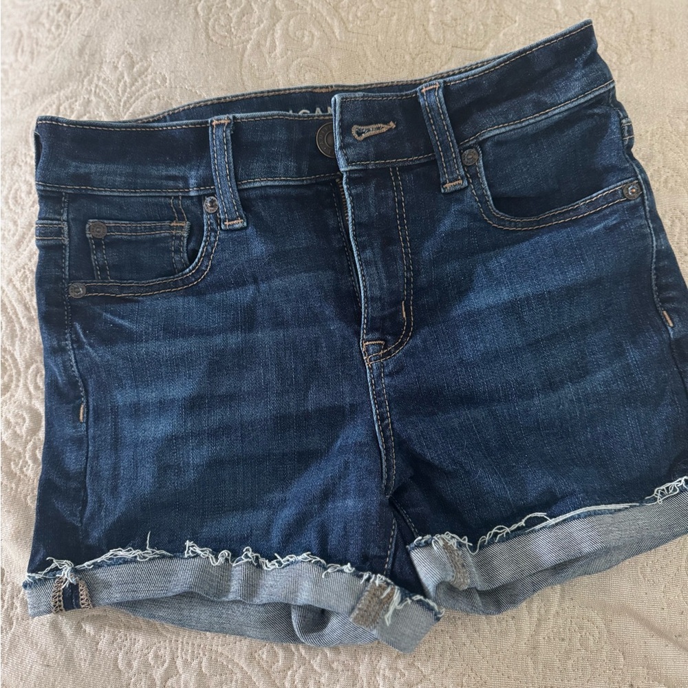 🌟Sale🌟 American Eagle Women's cut-off denim Shorts